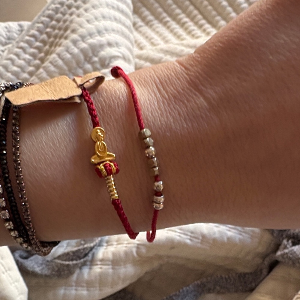Elegant Red and Gold Women's Bracelet